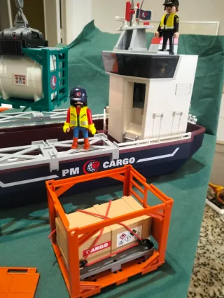 Carguero Playmobil 70769 con Contenedor