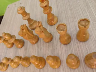 Piezas de ajedrez de madera