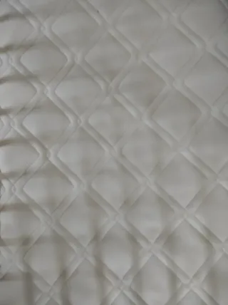 Cuna de madera para bebé