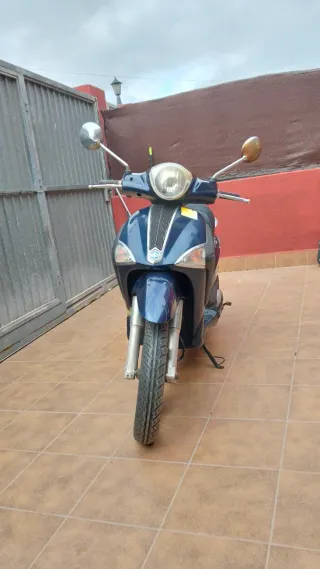 Piaggio Liberty 125 Scooter Negra/Azul