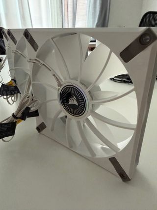 3 x Corsair ML140 RGB ELITE BLANCOS