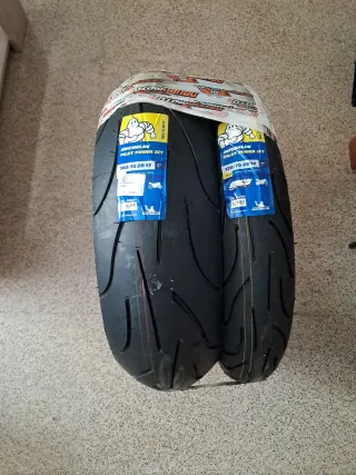 Yamaha R6 YZF Negra y Dorada