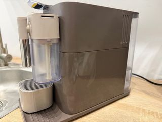 Cafetera Nespresso Lattissima One