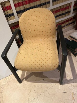 2 Sillas tapizadas para sala de espera