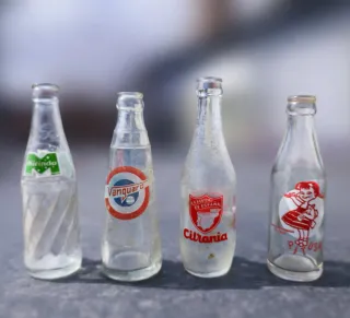 Lote 4 botellas antiguas 200 ml