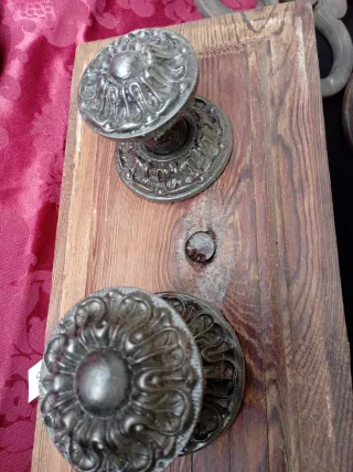 Antigüedades: Pomos y herrajes