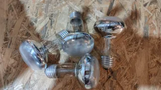 Bombillas reflectoras plateadas