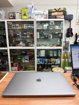 MacBook Pro 16” 2019 i7 16GB RAM 500GB SSD