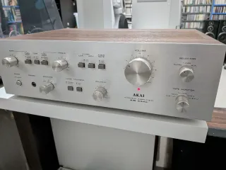 Akai AM-2400 Amplificador Integrado