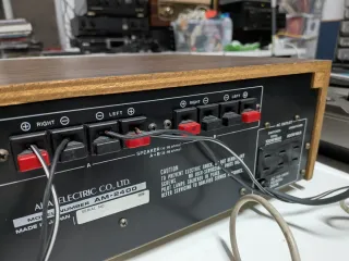 Akai AM-2400 Amplificador Integrado