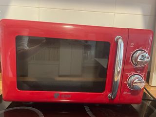 Microondas Rojo Retro