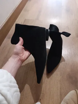 Botines negros punta fina