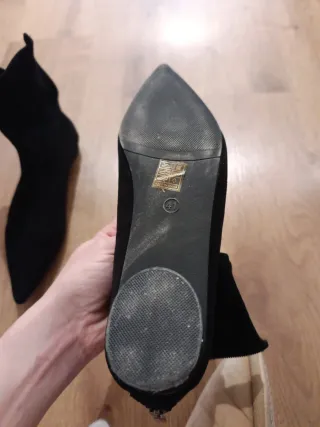 Botines negros punta fina