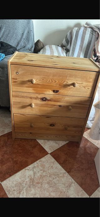 Cómoda de madera maciza