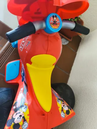 Moto infantil Mickey de bateria