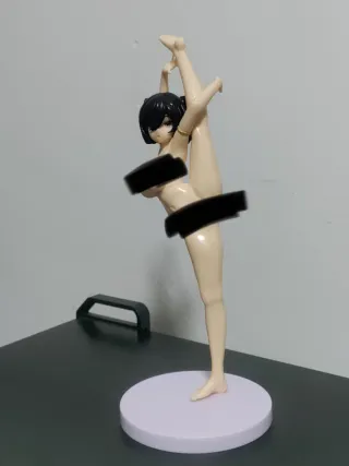 Action Figure ragazza in posa