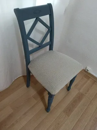 Silla de comedor azul y beige