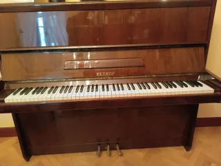 Piano Petrof Buen estado