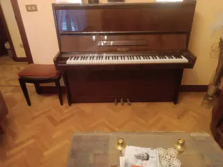 Piano Petrof Buen estado