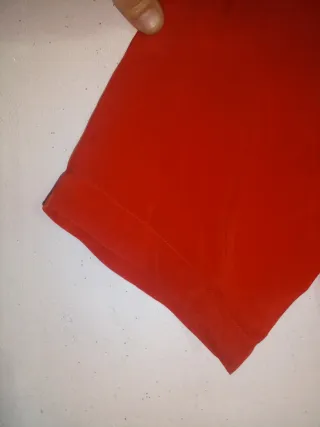 Camisa roja manga corta talla 44.
