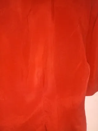 Camisa roja manga corta talla 44.