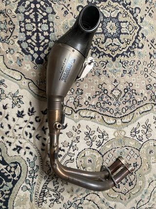 Escape Akrapovič Yamaha MT-07 Línea Completa