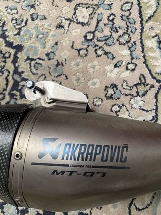Escape Akrapovič Yamaha MT-07 Línea Completa
