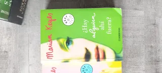 ¿Hay alguien ahí fuera? (Hermanas Walsh 4) (Spa...