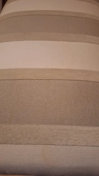 Banqueta descalzadora rayas beige y gris