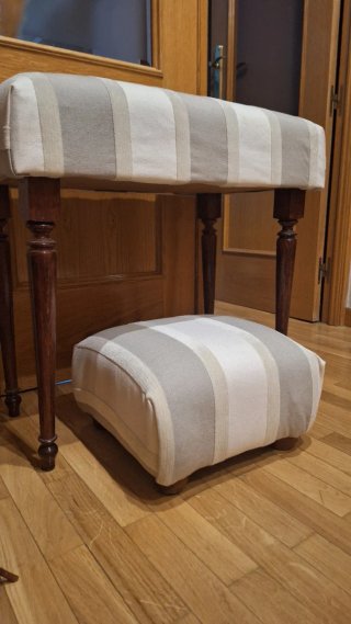 Banqueta descalzadora rayas beige y gris