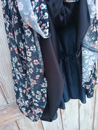 Vestido floral azul marino