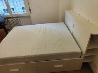 Struttura letto IKEA con doghe e materasso
