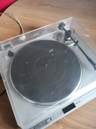 Tocadiscos Rotel RP510