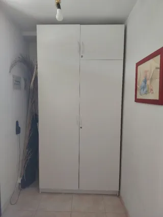 Arpario perchero blanco con altillo