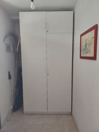 Arpario perchero blanco con altillo