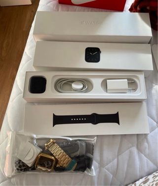 Conjunto Apple: iPhone, AirPods, Smartwatch