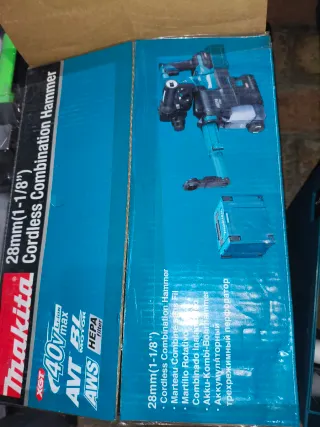 Martillo Makita 40V + Aspirador 2 baterías y carga