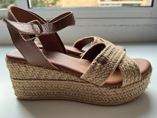 Sandalias cuña esparto y piel