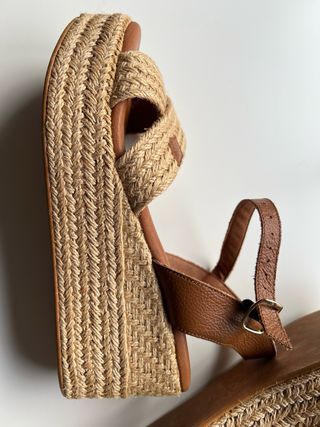 Sandalias cuña esparto y piel