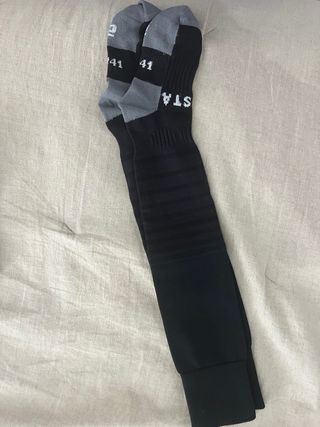 Pack Voley: Rodilleras, muñequeras y Calcetines