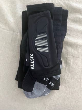 Pack Voley: Rodilleras, muñequeras y Calcetines