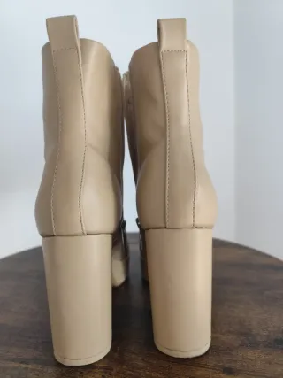Botines beige Lefties plataforma, talla 39