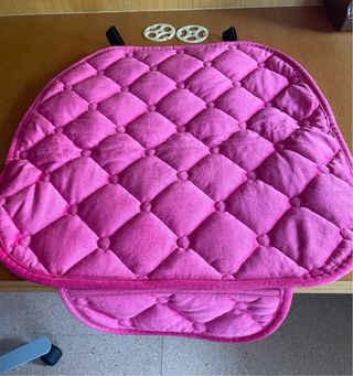 Funda asiento coche rosa con bolsillo porta obobje