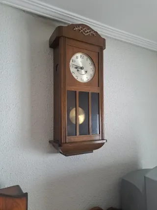 Reloj de pared Kienzie madera