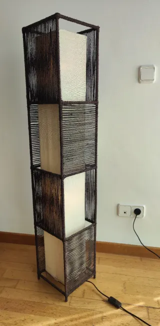 Lámpara de pie de salón