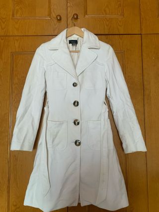 Abrigo de paño blanco