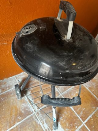 Barbacoa Negra con Ruedas