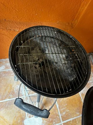 Barbacoa Negra con Ruedas
