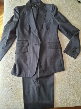 Traje Zara Chaqueta y Pantalón Gris Talla M