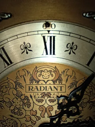 Reloj de pared Radiant